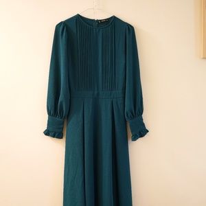 Dark Green Mid Length Dress Pleated Cuffed Sleeves with Buttons